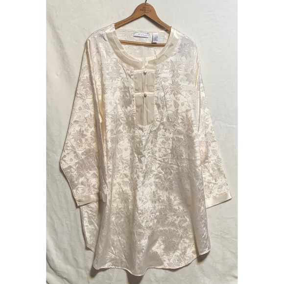 Erika Taylor II Other - Erika Taylor Intimates Ivory Floral Cream Jacquard Satin Nightgown Plus Size 3X